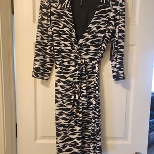 Laundry By Shelli Segal Black and White Long Sleeve Dress